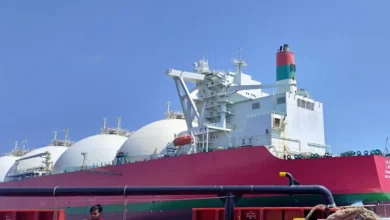 سلطنة عمان تعيد هيكلة أسطول النفط والغاز ببيع الناقلات القديمة