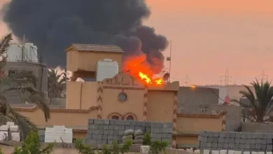 حريق بمحطة كهرباء جنوب الزاوية في ليبيا بعد هجوم طائرة مسيرة