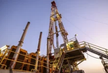 النفط الليبي يتراجع بعد إغلاق خط أنابيب حقل الشرارة