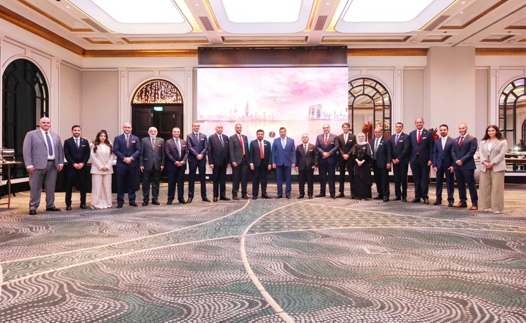 الشيخ خالد الصباح مع المشاركين في مؤتمر آبيك 2026 في سنغافورة